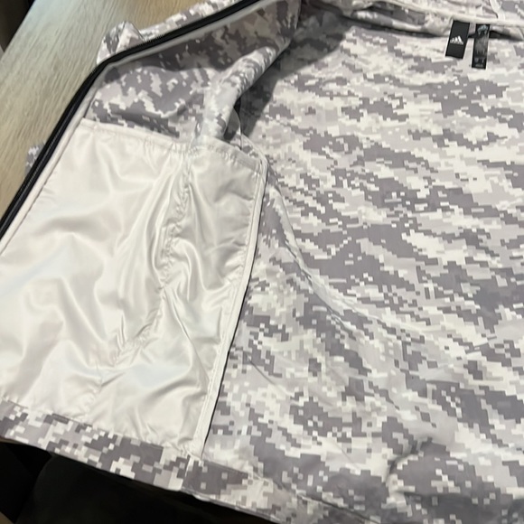 Mens Adidas size small wind breaker light jacket - Picture 7 of 9